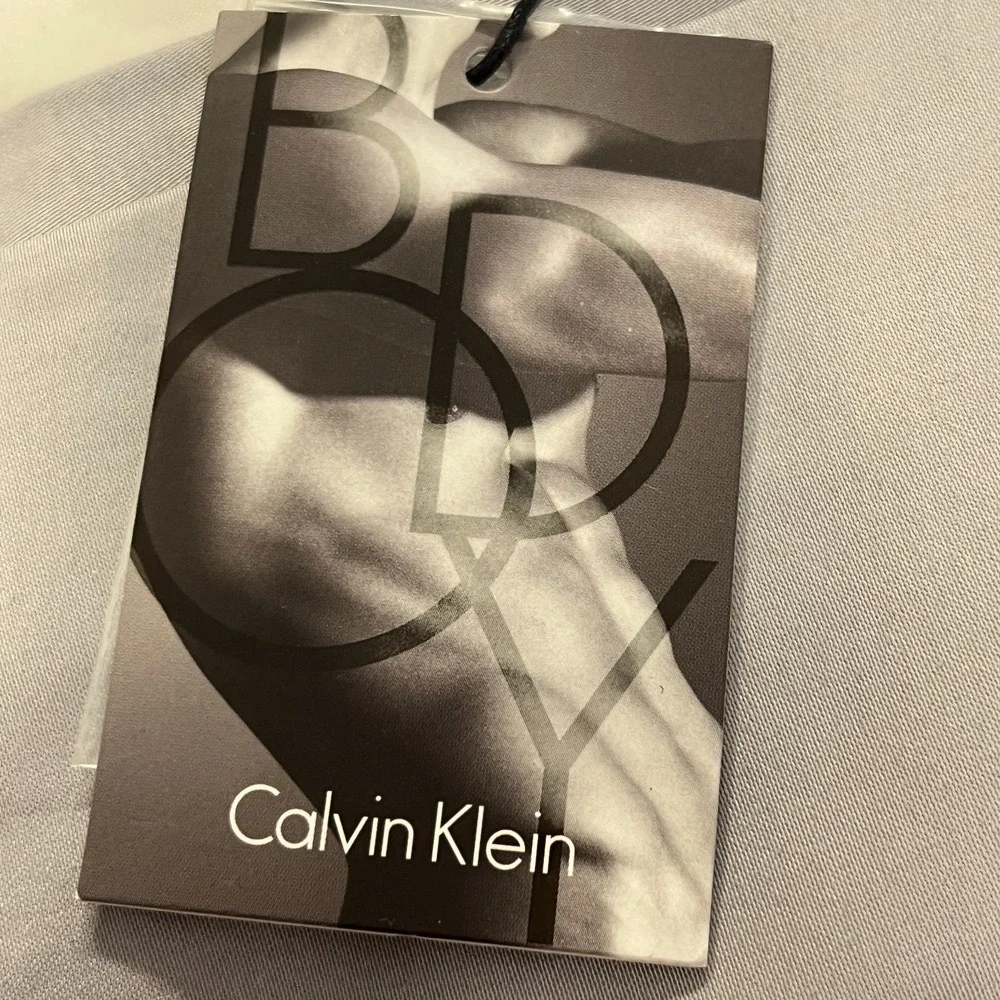 Calvin Klein Mens 40W Body Fit Golf Shorts 9